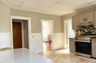 14 Smythe St, Unit 3 in Brookline, MA - Building Photo - Building Photo