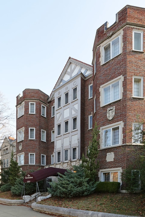 The Carlton in Louisville, KY - Foto de edificio