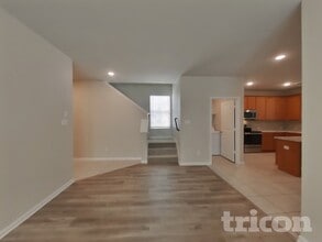 7210 Barrel Stage in San Antonio, TX - Foto de edificio - Building Photo