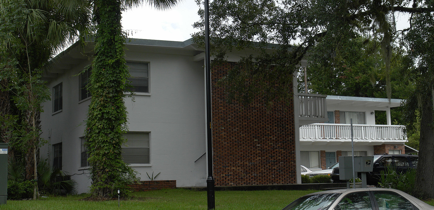 1212 SW 5th Ave in Gainesville, FL - Foto de edificio