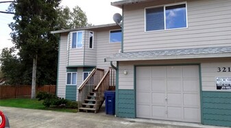 321 R St SE in Auburn, WA - Building Photo