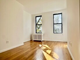 414 E 83rd St in New York, NY - Building Photo