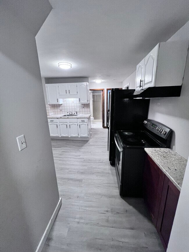 137 Florence St, Unit 3 in Everett, MA - Building Photo - Building Photo