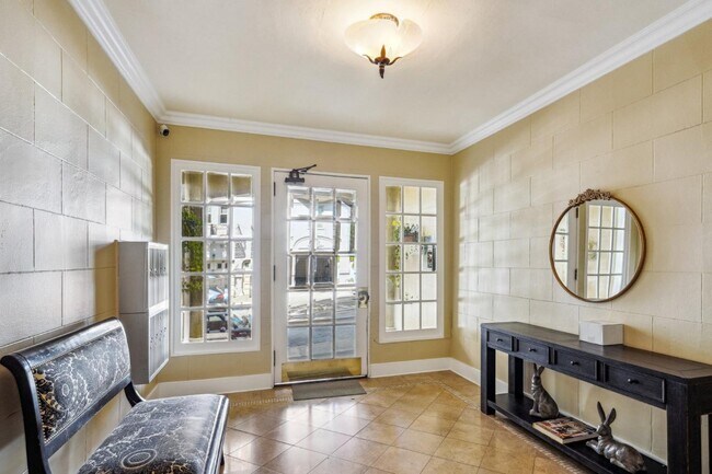 2124 Hyde St in San Francisco, CA - Building Photo - Building Photo
