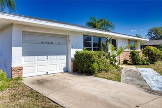 621 Sheridan Dr, Unit 512 in Venice, FL - Building Photo - Building Photo