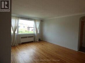 682 Irene Crescent in Ottawa, ON - Building Photo - Building Photo