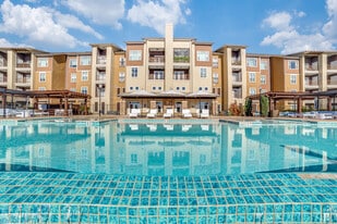 LUXE AT 1300 in Waco, TX - Building Photo