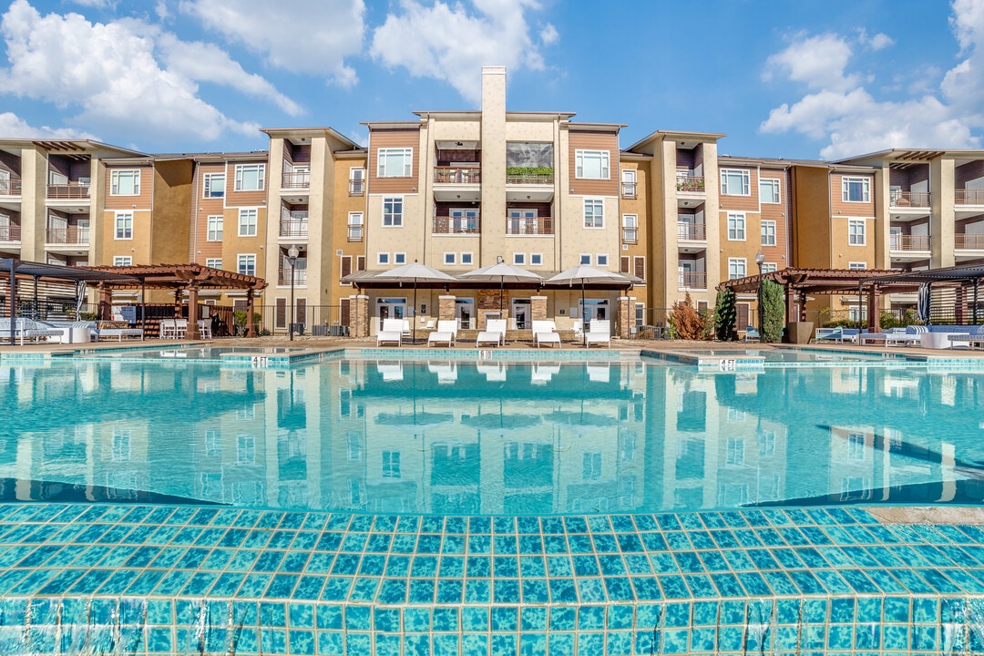 LUXE AT 1300 in Waco, TX - Foto de edificio