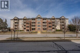 4015 Kilmer Dr, Unit 406 in Burlington, ON - Building Photo