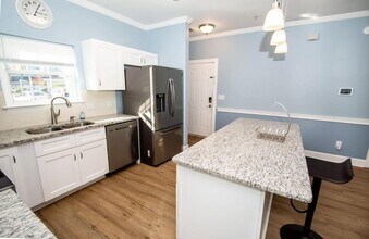 4868 Dahlia Ct, Unit 105 in Myrtle Beach, SC - Building Photo - Building Photo