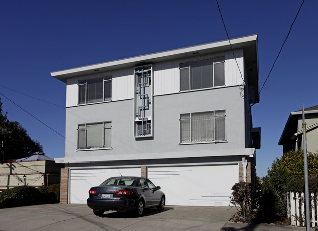 515 Merritt Ave in Oakland, CA - Building Photo - Building Photo