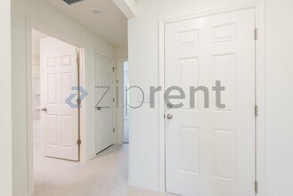 9286 Sandy Bluffs Circle in Parrish, FL - Foto de edificio - Building Photo