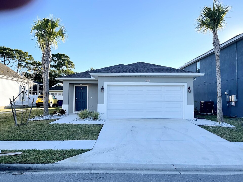 3368 N Park Dr in Fort Pierce, FL - Building Photo