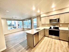 2330 Yakima Ct-Unit -A201 in Tacoma, WA - Building Photo - Building Photo