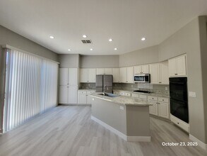 912 Cambridge Cross Pl in Las Vegas, NV - Building Photo - Building Photo