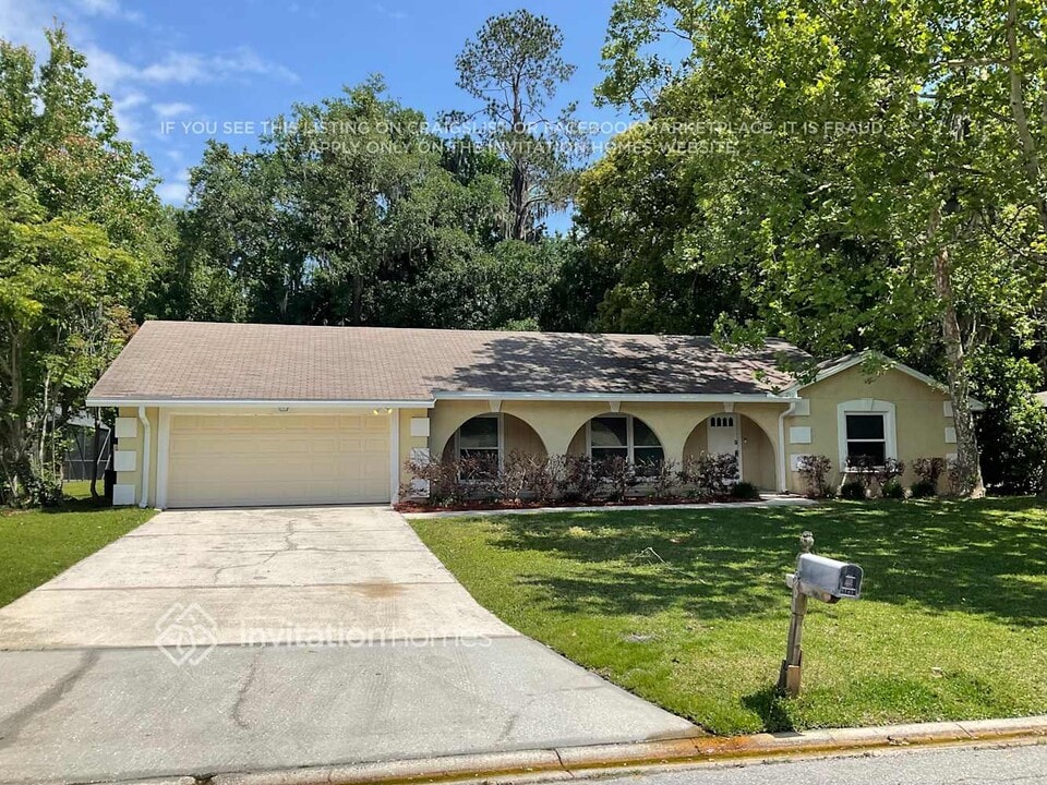 3561 Lawrence Rd in Orange Park, FL - Building Photo
