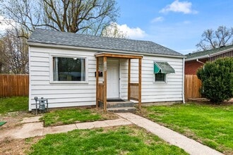 2265 E Laurel St in Springfield, IL - Building Photo - Building Photo