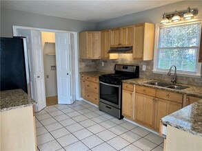 612 Sutton Way SW in Marietta, GA - Building Photo - Building Photo