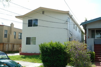 1132 Parker St in Berkeley, CA - Foto de edificio - Building Photo