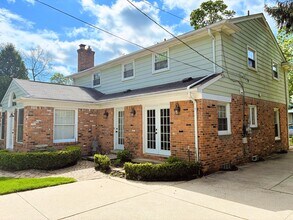 669 Mohegan St in Birmingham, MI - Foto de edificio - Building Photo