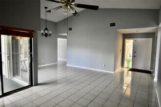 15015 SW 52nd Ln in Miami, FL - Building Photo - Building Photo