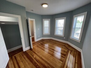 43 S Huntington Ave, Unit 4 Bed in Boston, MA - Building Photo - Building Photo