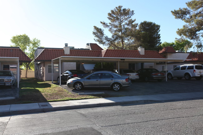 Eldora Plaza in Las Vegas, NV - Building Photo - Building Photo