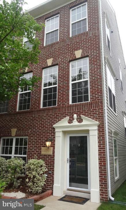property at 44293 Suscon Square