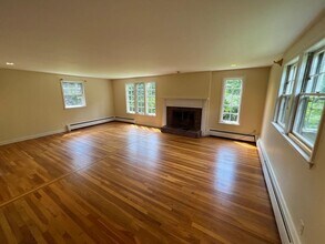 48 River Ave, Unit 3 in Newton, MA - Building Photo - Building Photo