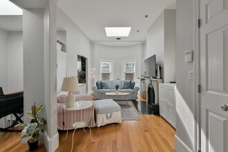 256 W Newton St, Unit 4 in Boston, MA - Building Photo - Building Photo