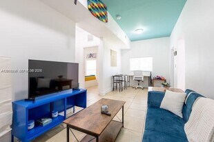 8028 NW 5th Ct in Miami, FL - Building Photo