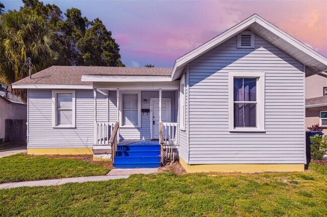 property at 1913 W Lemon St