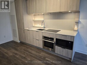 28 Ann St in Mississauga, ON - Building Photo - Building Photo