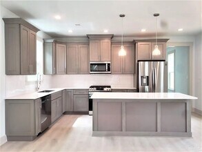 631 N Davis Hwy in Pensacola, FL - Building Photo - Building Photo