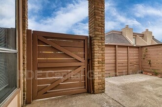 3121 Park Ln in Dallas, TX - Building Photo - Building Photo
