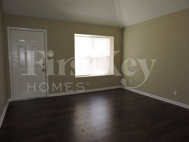 2631 Parkview Dr in Memphis, TN - Foto de edificio - Building Photo