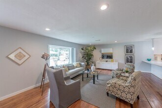 10058 Larston St in Houston, TX - Building Photo - Building Photo