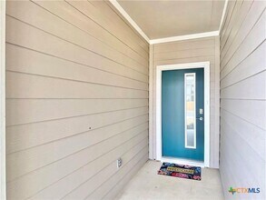 100 Geminiflora Bend in Liberty Hill, TX - Foto de edificio - Building Photo