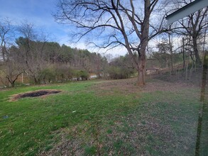 1594 Hospital Dr in Clyde, NC - Building Photo - Building Photo