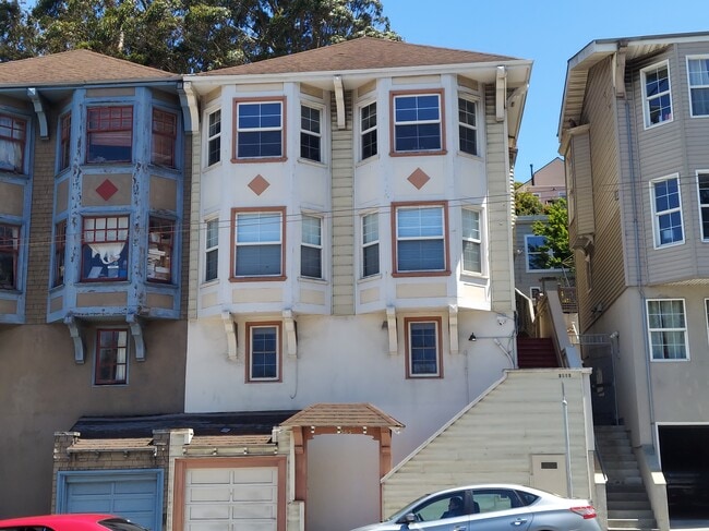 3565 Mission St, Unit C