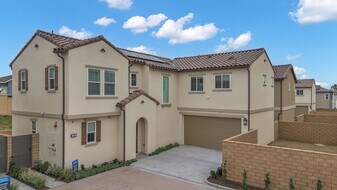 720 Olivier Dr in Placentia, CA - Building Photo