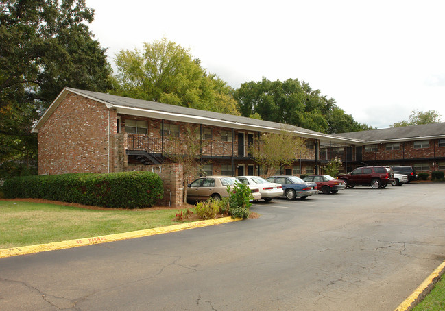 Wood Glen Apartments in Pearl, MS - Building Photo - Building Photo