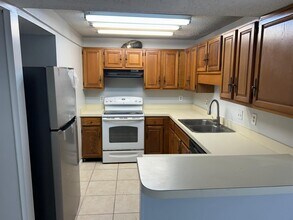 6742 Periwinkle Dr in Jacksonville, FL - Building Photo - Building Photo