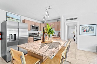 3725 S Olive Ave in West Palm Beach, FL - Building Photo - Building Photo