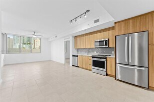 2150 N Bayshore Dr, Unit 210 in Miami, FL - Building Photo