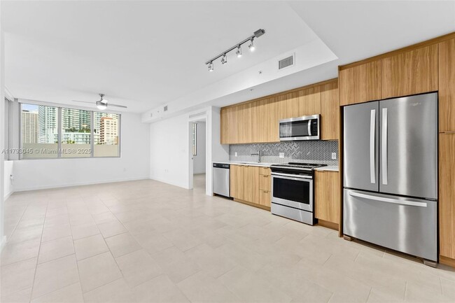 property at 2150 N Bayshore Dr