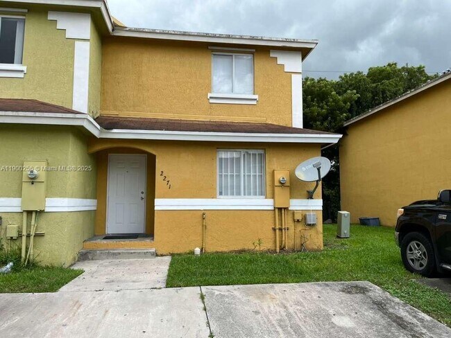 2271 NW 136th Terrace in Opa Locka, FL - Building Photo - Building Photo