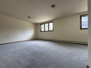2316 S Cliff Ave in Sioux Falls, SD - Building Photo - Building Photo