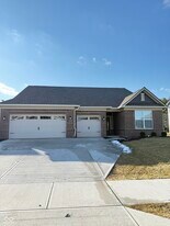 1354 Sambar Ct in Greenwood, IN - Building Photo