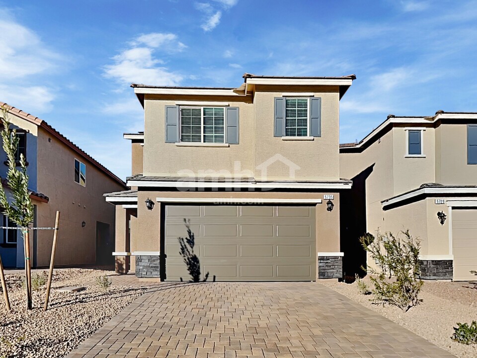 5735 Morgans Mile St in Las Vegas, NV - Building Photo